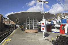 west_hampstead_tube_station.jpg